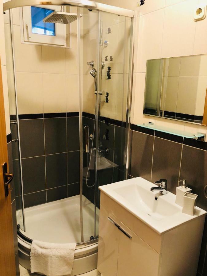 Apartman Stevic Pisak Luaran gambar