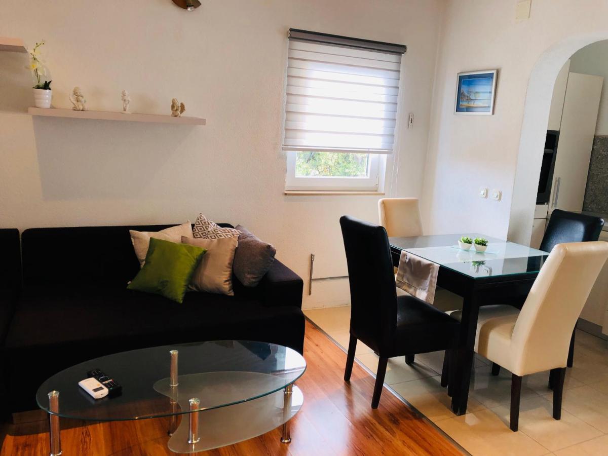 Apartman Stevic Pisak Luaran gambar